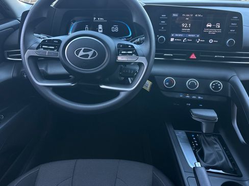 Used 2026 Hyundai Elantra SE FWD image 14