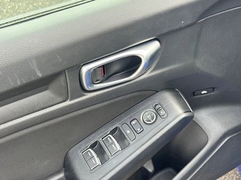 Used 2023 Honda Civic Sport image 5