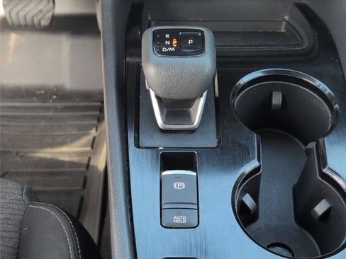 Used 2023 Nissan Rogue SV image 21