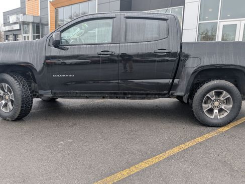 Used 2021 Chevrolet Colorado LT w/ LT Convenience Package AWD/4WD image 7
