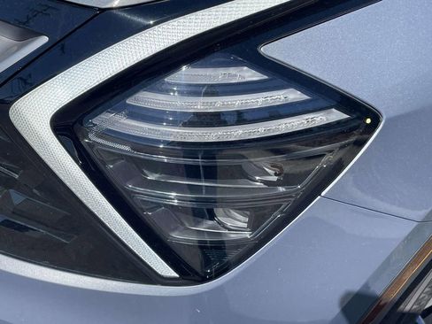 Used 2025 Kia Sportage EX image 10