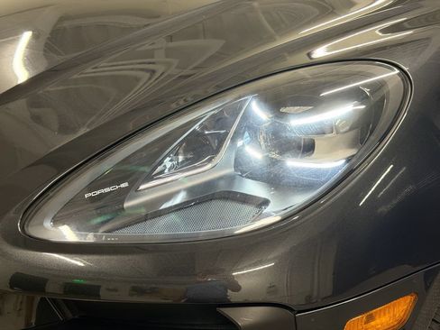 Certified 2020 Porsche Macan AWD/4WD image 33