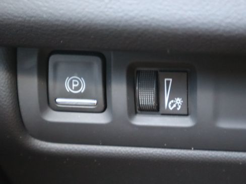Used 2025 Cadillac XT4 Premium Luxury FWD image 18