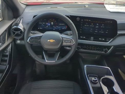 New 2026 Chevrolet Equinox LT w/ LPO, Floor Liner Package image 4