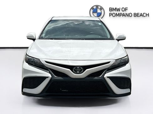 Used 2021 Toyota Camry SE FWD image 2