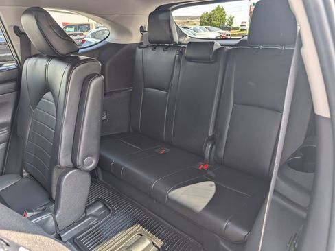 Certified 2024 Toyota Highlander XLE AWD/4WD image 16