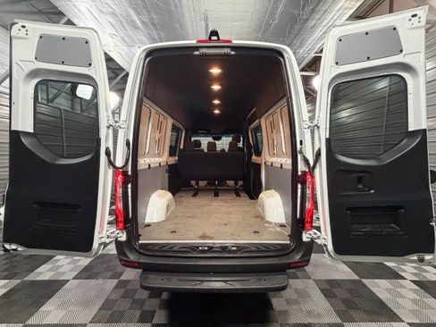 Used 2020 Mercedes-Benz Sprinter 2500 image 10