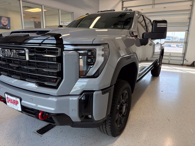 Used 2025 GMC Sierra 2500 AT4 w/ AT4 Premium Plus Package AWD/4WD image 6