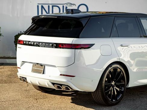 New 2025 Land Rover Range Rover Sport Dynamic SE AWD/4WD image 7