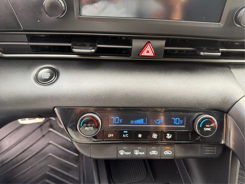 Certified 2025 Hyundai Elantra Sport FWD image 27