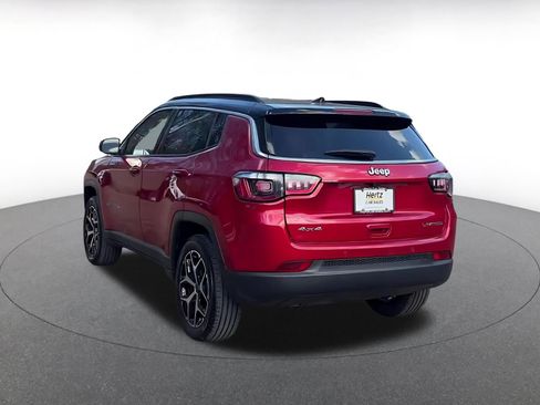 Used 2025 Jeep Compass Limited AWD/4WD image 9