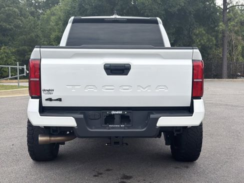 Used 2024 Toyota Tacoma SR5 AWD/4WD image 11