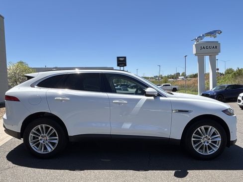 Used 2019 Jaguar F-PACE Prestige AWD/4WD image 2
