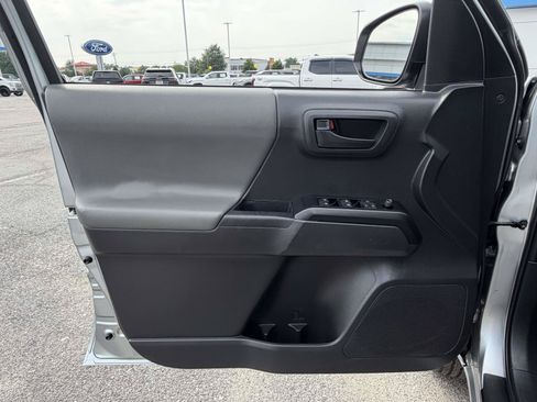 Used 2023 Toyota Tacoma SR AWD/4WD image 18