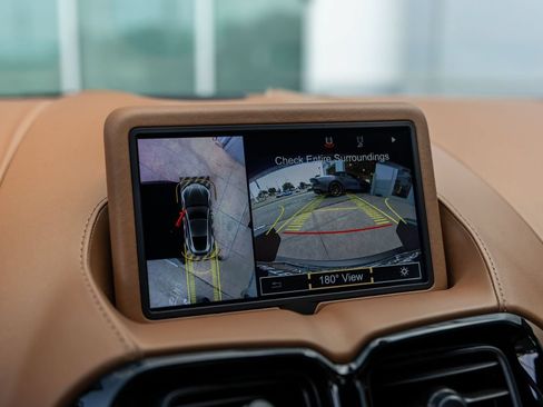 Used 2020 Aston Martin V8 Vantage Coupe RWD image 29