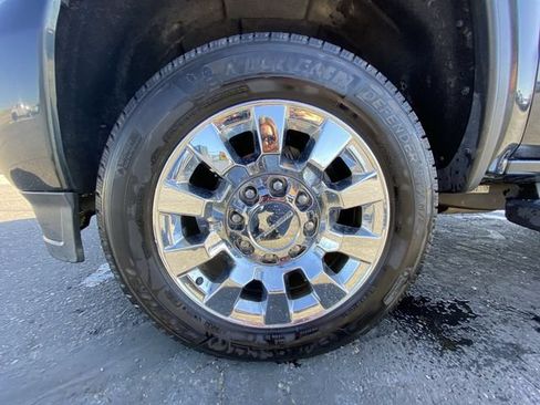 Used 2019 GMC Sierra 2500 Denali w/ Duramax Plus Package AWD/4WD image 10
