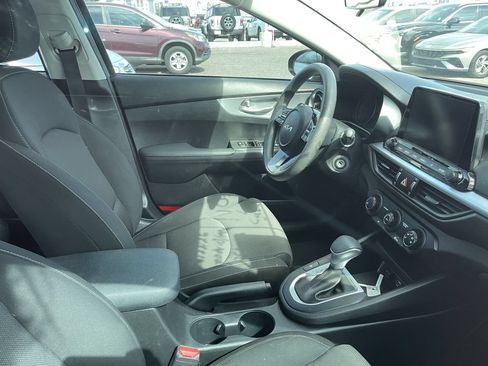 Used 2023 Kia Forte LXS w/ LXS Technology Package FWD image 7