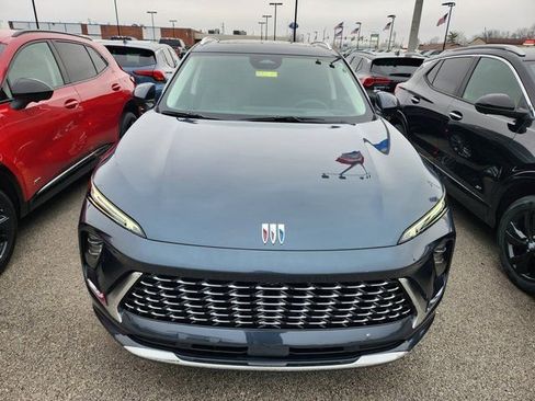 New 2026 Buick Envision Avenir image 2