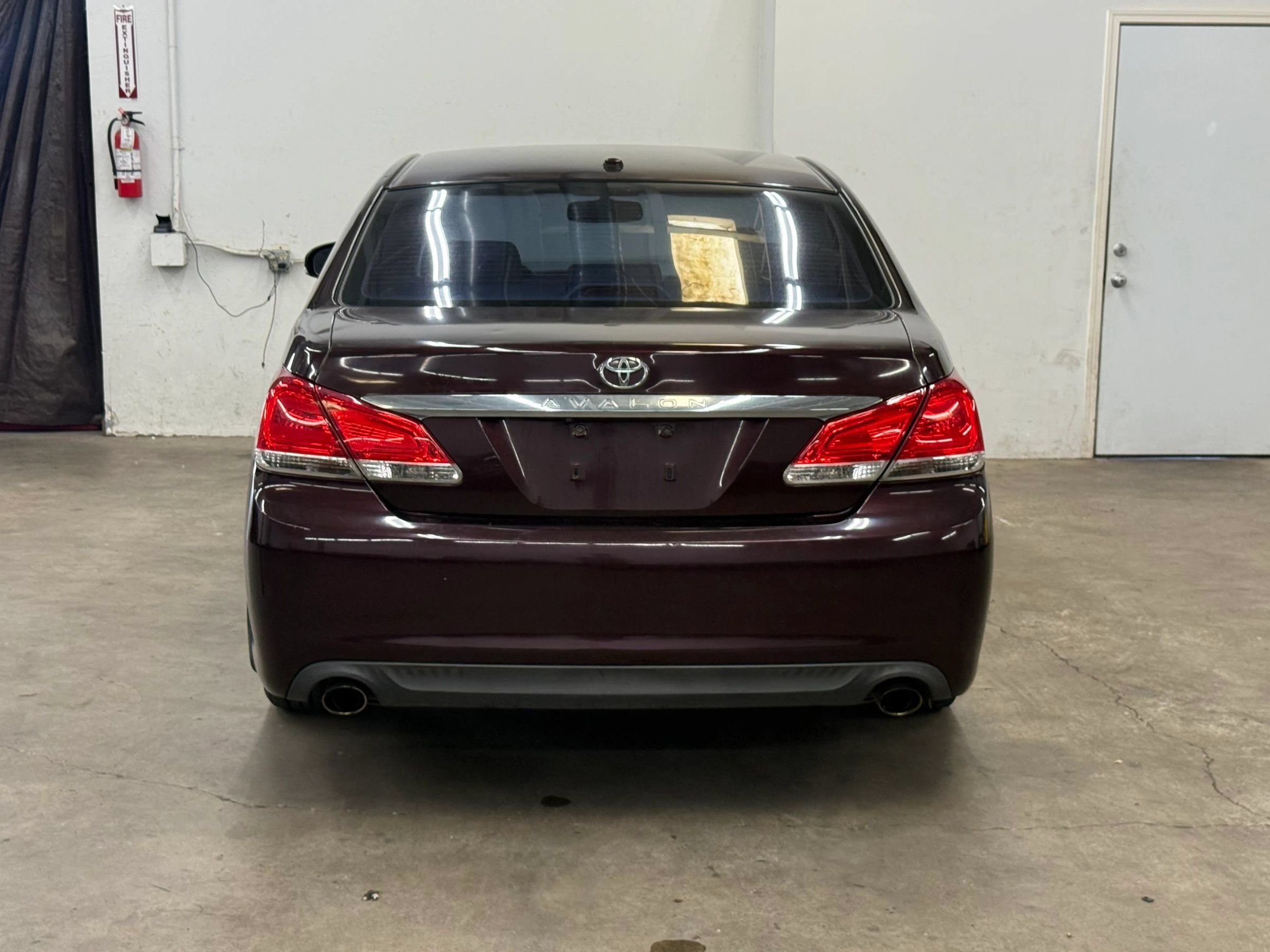 Used 2012 Toyota Avalon FWD image 5