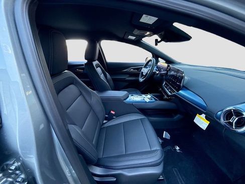 New 2026 Chevrolet Equinox EV LT FWD image 28