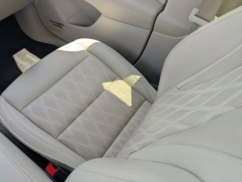 Used 2023 Buick Envision Avenir image 20