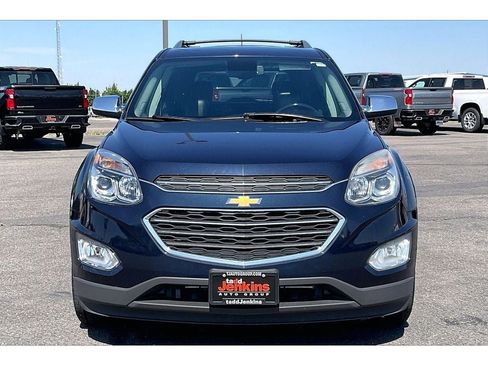 Used 2017 Chevrolet Equinox Premier w/ Enhanced Convenience Package AWD/4WD image 3