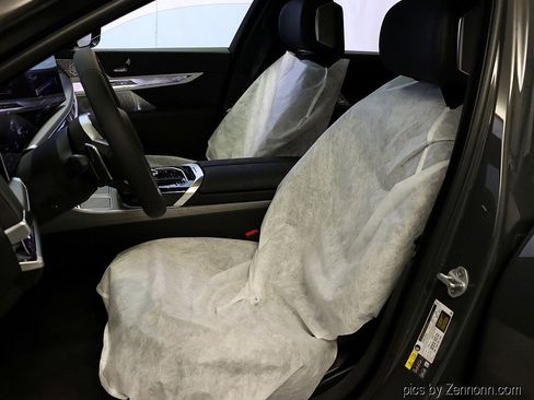 Used 2026 BMW i7 xDrive60 w/ Executive Package image 11