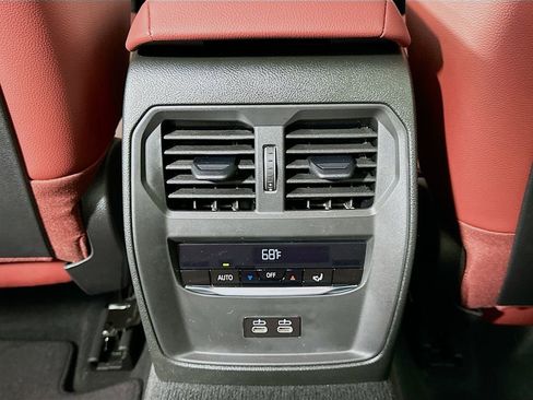 Used 2026 BMW 330i Sedan w/ Convenience Package image 18