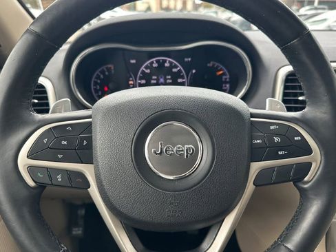 Used 2017 Jeep Grand Cherokee Limited w/ Luxury Group II image 24