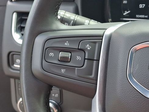 Used 2024 GMC Yukon SLE AWD/4WD image 7