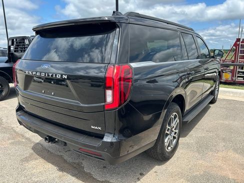 Used 2025 Ford Expedition Max Active AWD/4WD image 4