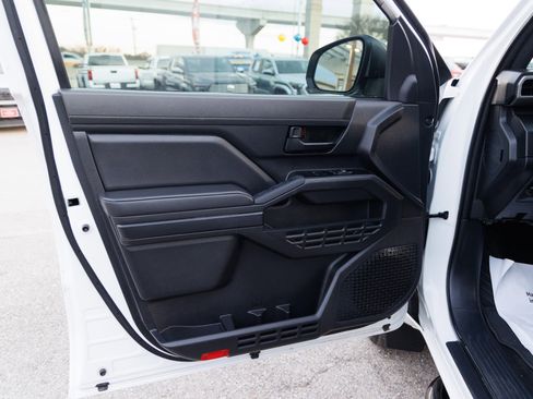 Used 2024 Toyota Tacoma SR image 31