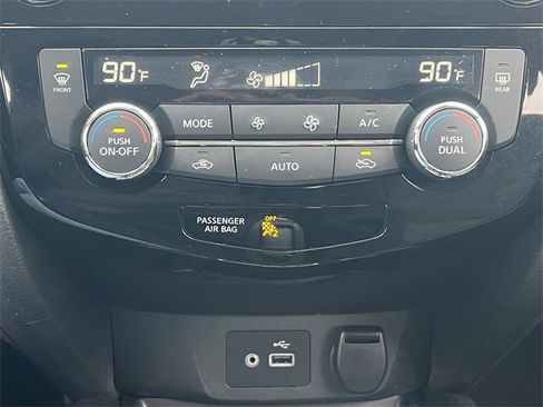 Used 2020 Nissan Rogue Sport SV image 7