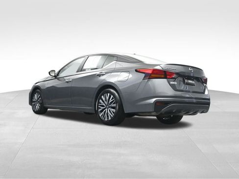 Used 2025 Nissan Altima 2.5 SV FWD image 26