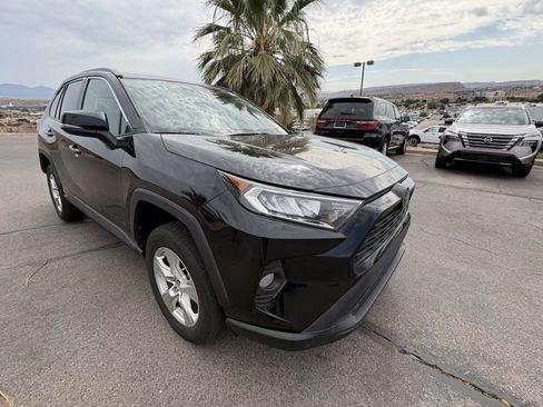 Used 2021 Toyota RAV4 XLE FWD image 7