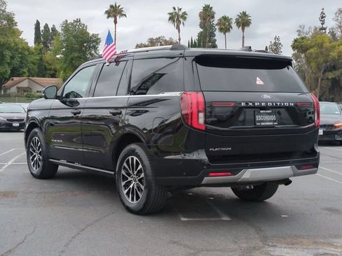 Used 2025 Ford Expedition Platinum AWD/4WD image 5