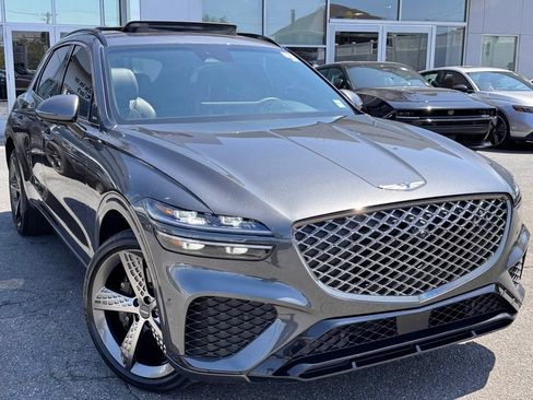 Used 2023 Genesis GV70 2.5T w/ Sport Prestige Package AWD/4WD image 1