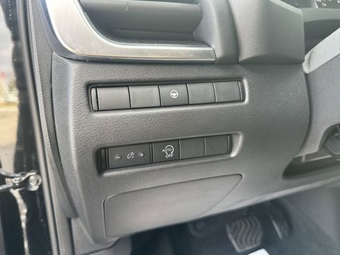 Certified 2023 Nissan Rogue SV image 10