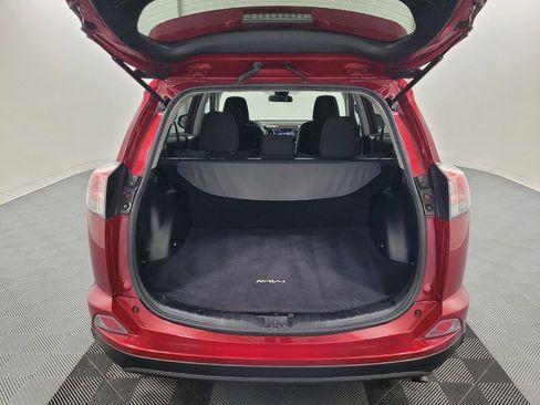 Used 2018 Toyota RAV4 LE image 29