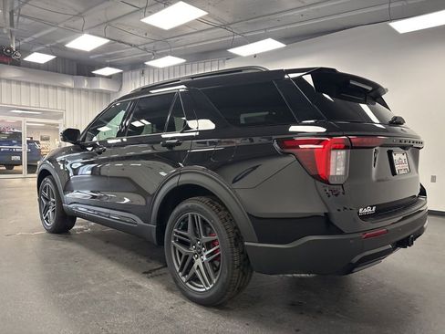 New 2026 Ford Explorer ST-Line w/ ST-Line Street Pack AWD/4WD image 8