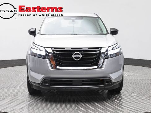 Used 2024 Nissan Pathfinder S AWD/4WD image 2