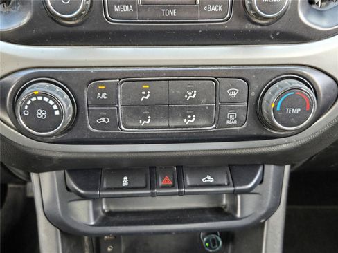 Used 2015 Chevrolet Colorado LT w/ LT Convenience Package AWD/4WD image 17