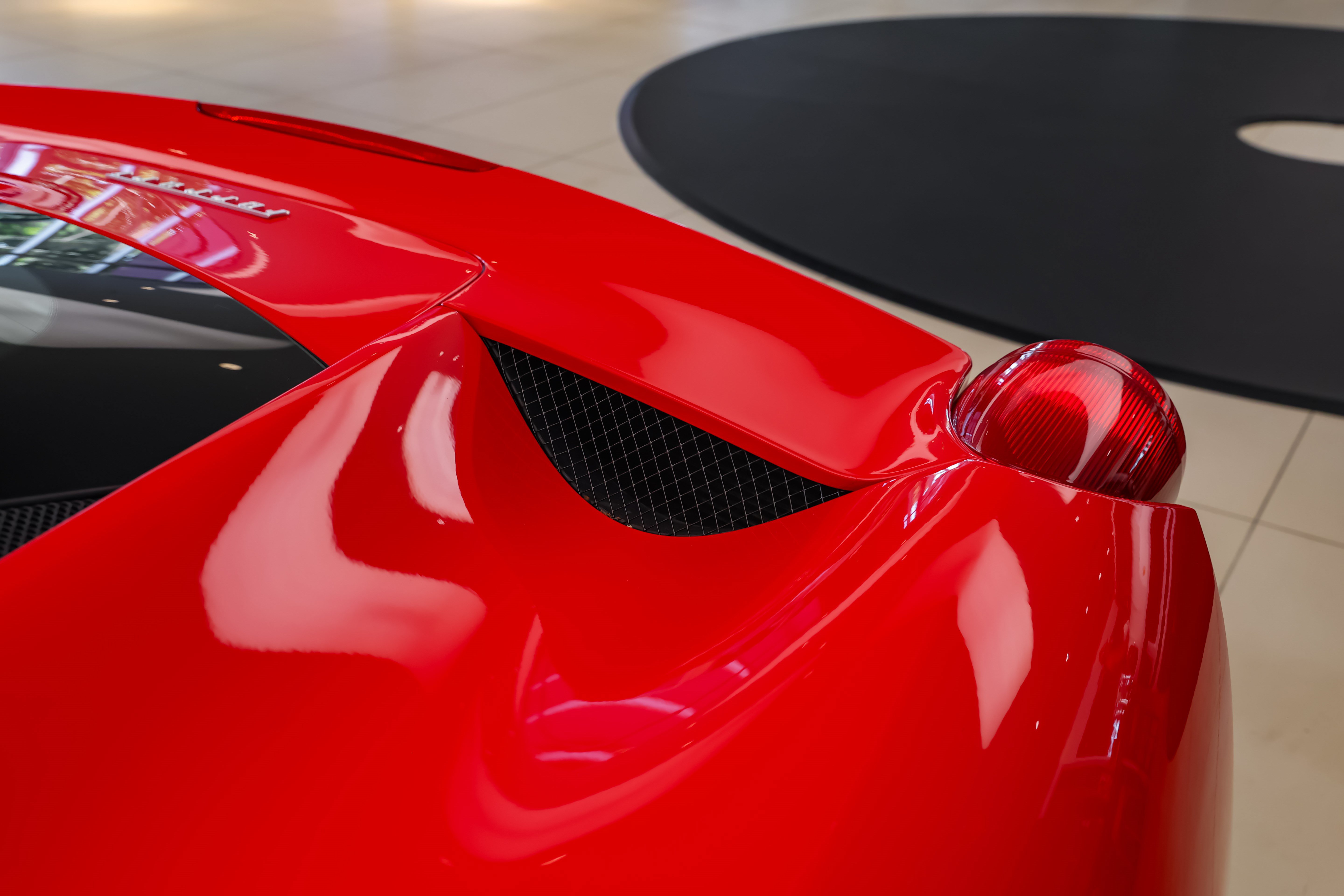 Used 2010 Ferrari 458 Italia Coupe RWD image 16