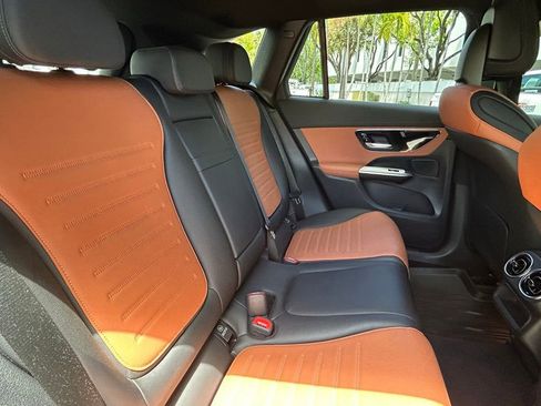 Used 2025 Mercedes-Benz GLC 300 image 39