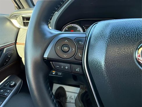 Used 2021 Toyota Venza Limited image 14