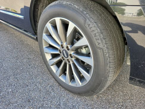 Used 2020 Lincoln Navigator Reserve image 26