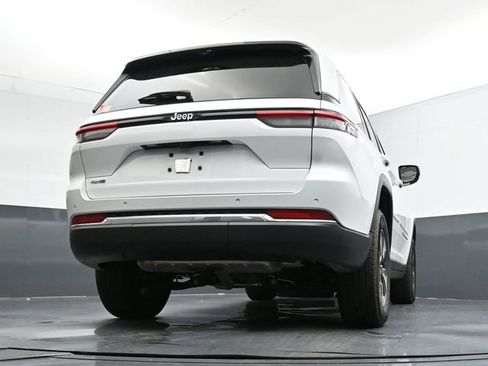 Used 2022 Jeep Grand Cherokee Limited 4xe w/ Luxury Tech Group II AWD/4WD image 46