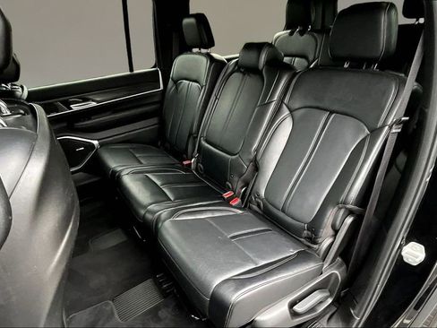 Used 2024 Jeep Wagoneer Series II w/ Flexible Seating Group AWD/4WD image 22