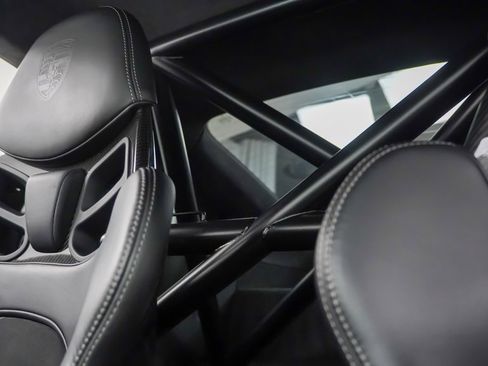 Used 2018 Porsche 911 GT3 image 32