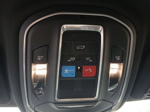 Certified 2023 Jeep Grand Cherokee Altitude image 15